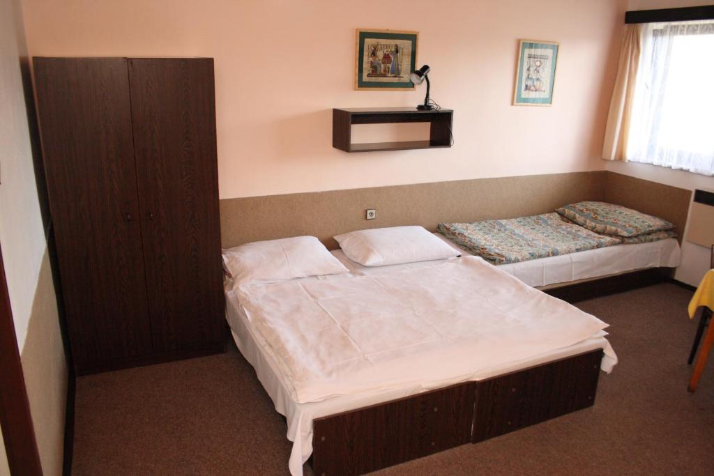 Bungalovy A Ubytovani Ratiborice- Zlic Ceska Skalice Room photo